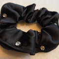 Scrunchie strikk med store stener